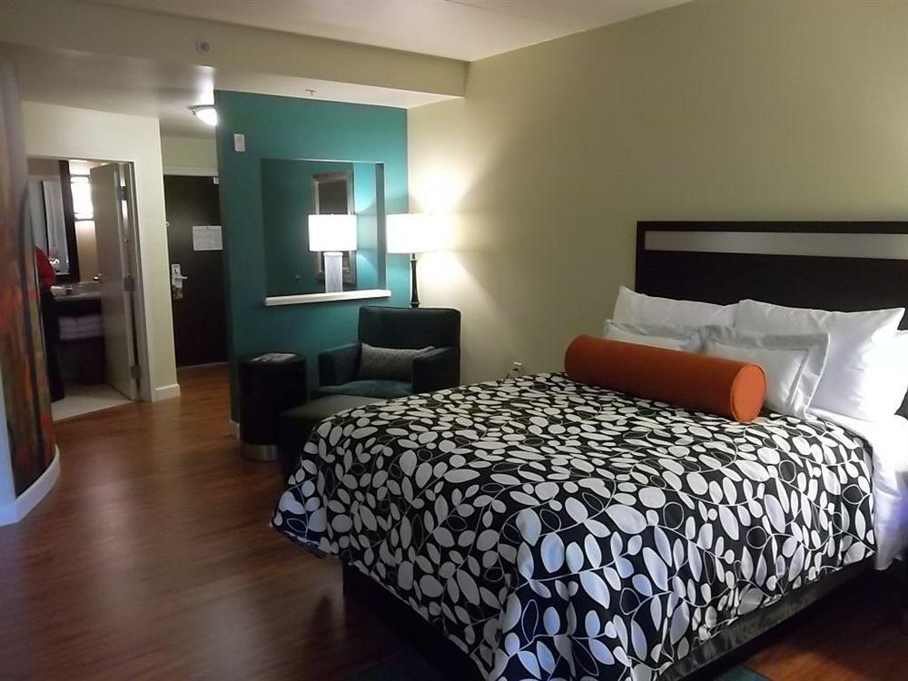 Hotel Indigo Atlanta Airport College Park By Ihg Esterno foto